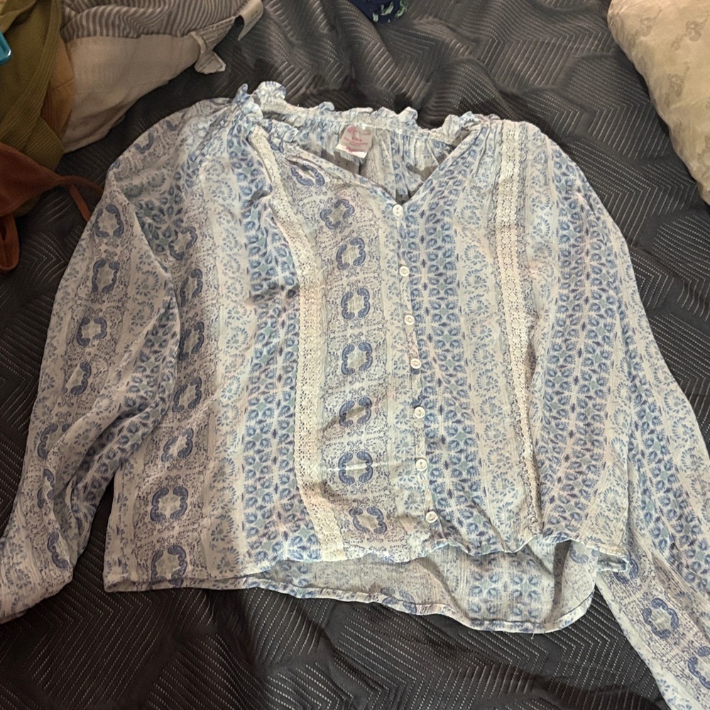 No Boundaries Light Blue Patterned Blouse